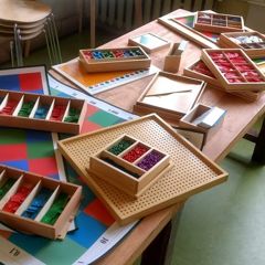 Neues Montessori-Material im Materialraum